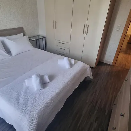 Cosy Near The Old Town And Harbour Апартаменты *